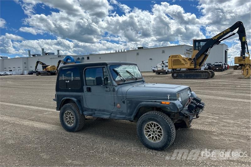 Jeep Wrangler Sahara Edition 4WD SUV Kistehergépjárművek