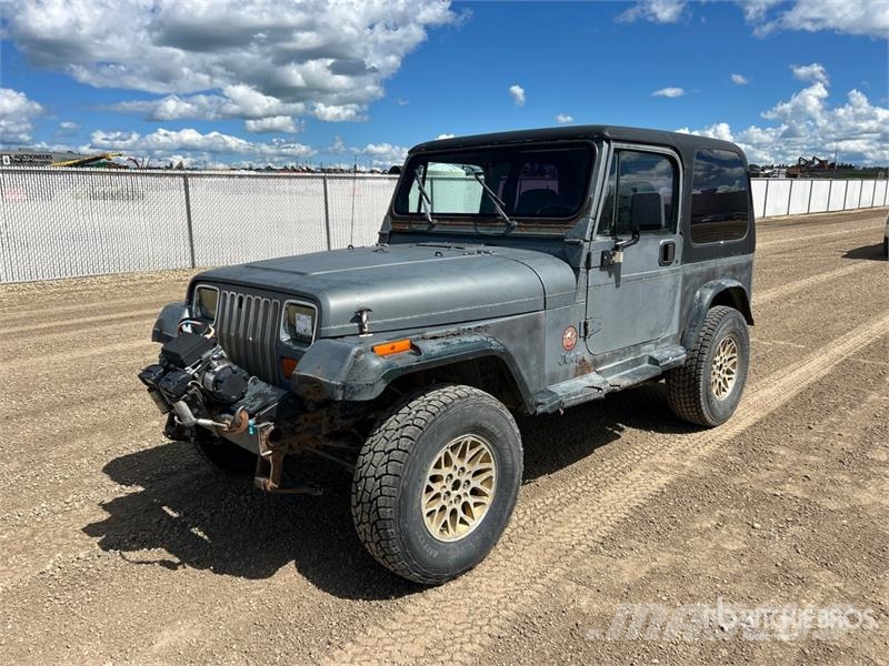 Jeep Wrangler Sahara Edition 4WD SUV Kistehergépjárművek