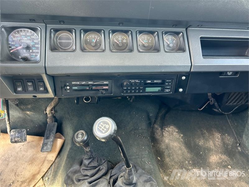 Jeep Wrangler Sahara Edition 4WD SUV Kistehergépjárművek