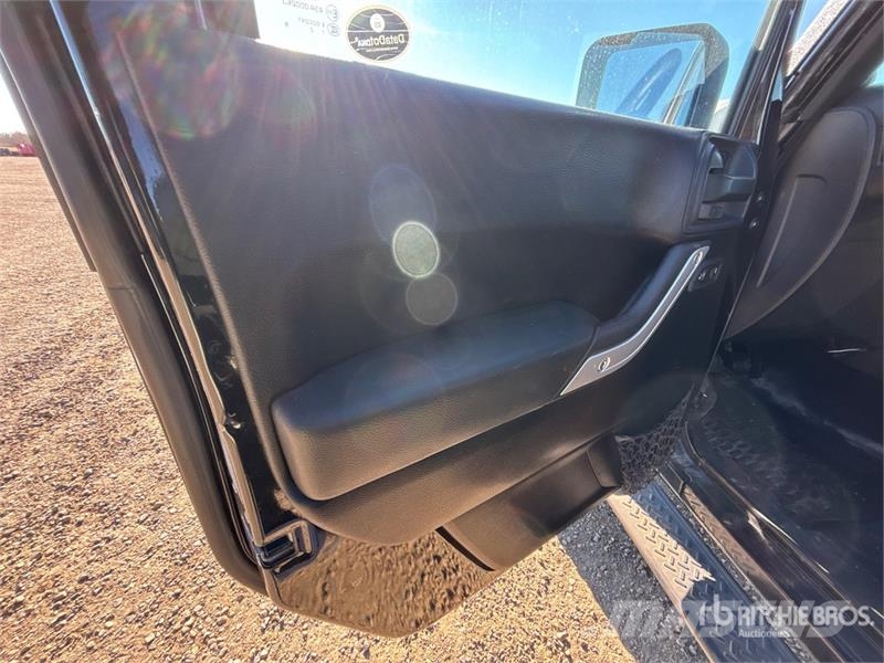 Jeep Wrangler Unlimited Sahara Automašīnas