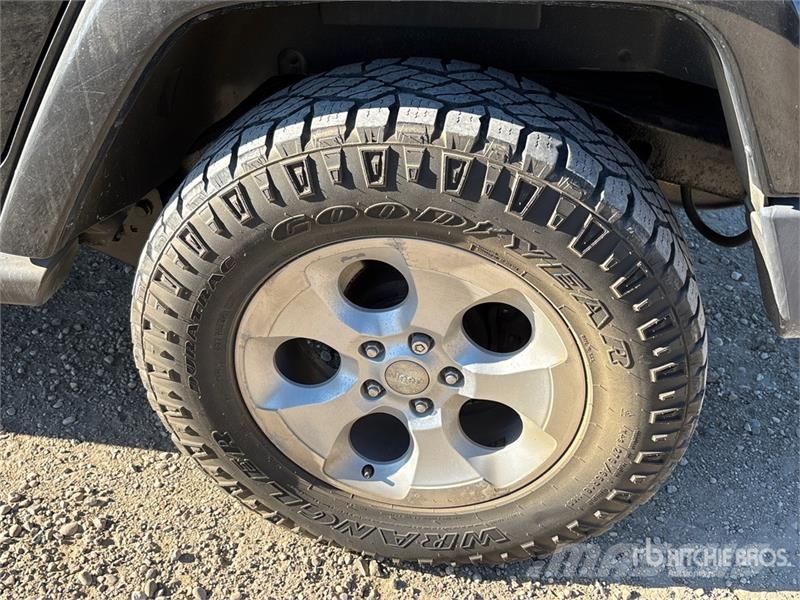 Jeep Wrangler Unlimited Sahara Automašīnas