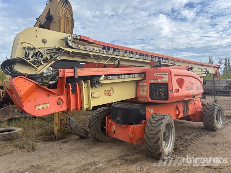 JLG 1250AJP 4WD Diesel Articulating Boom Lift (Inopera Zglobne podizne platforme
