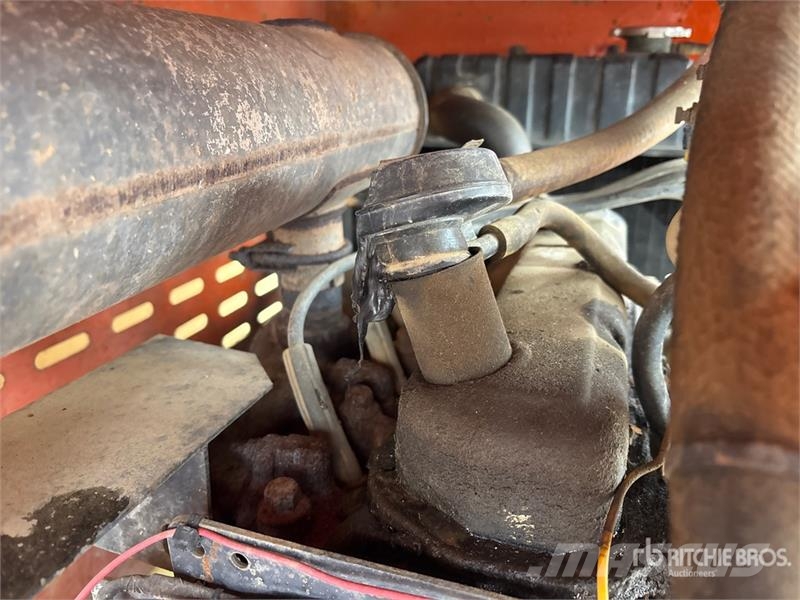 JLG 33 RTS 4x4 Dual Fuel Scissor Lift رافعات مقصية الشكل
