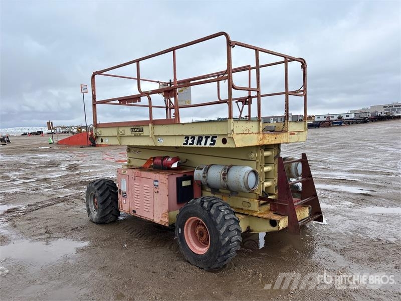 JLG 33 RTS 4x4 Dual Fuel Scissor Lift رافعات مقصية الشكل