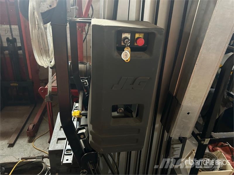 JLG 41AM Vertical Mast Lift (Inoperable) Personenaufzüge