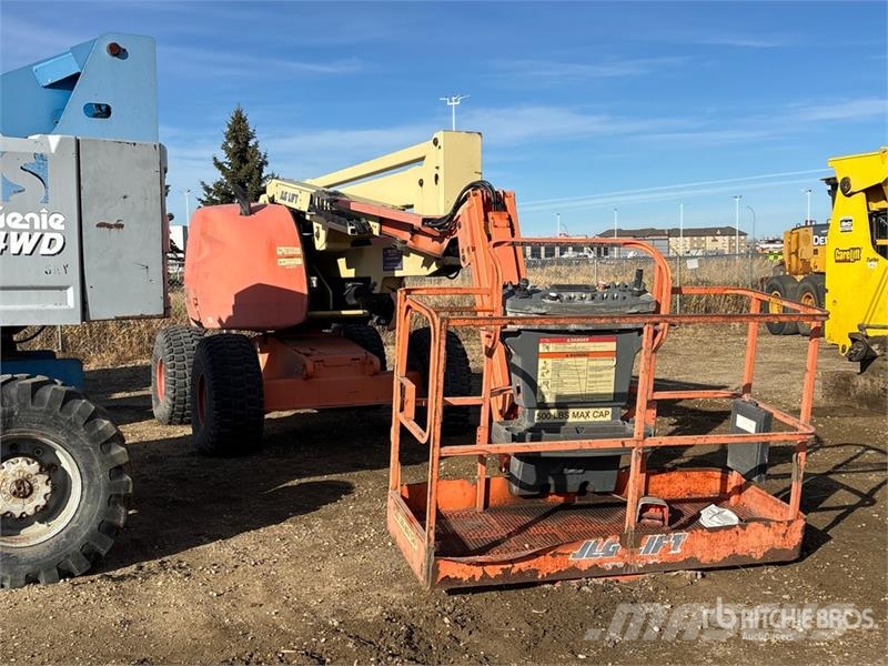 JLG 450AJ Series ll Iseliikuvad poomtõstukid