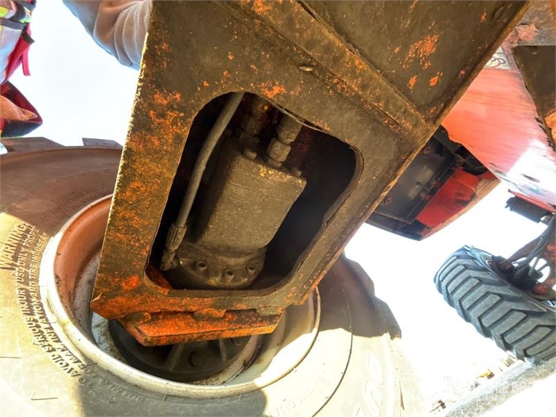 JLG 450AJ Series ll Strēles pacēlāji
