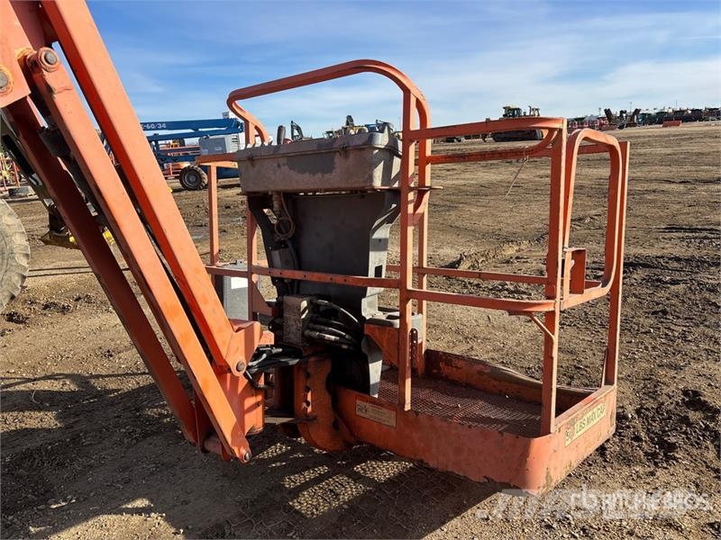 JLG 450AJ Series ll Iseliikuvad poomtõstukid