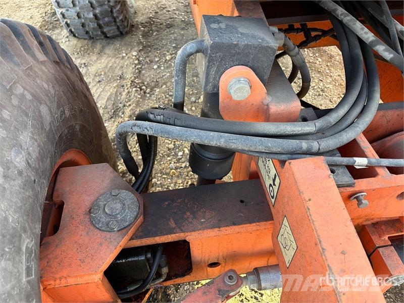 JLG 450AJ Series ll Iseliikuvad poomtõstukid