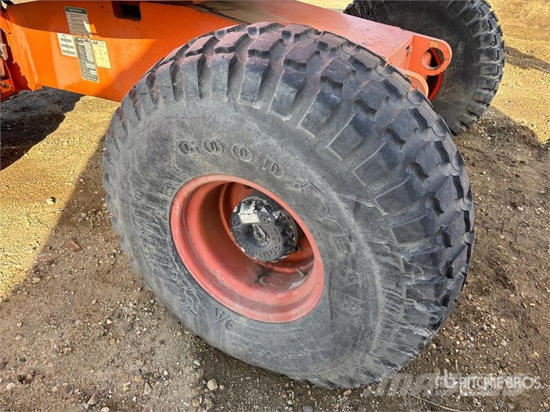 JLG 450AJ Series ll Iseliikuvad poomtõstukid