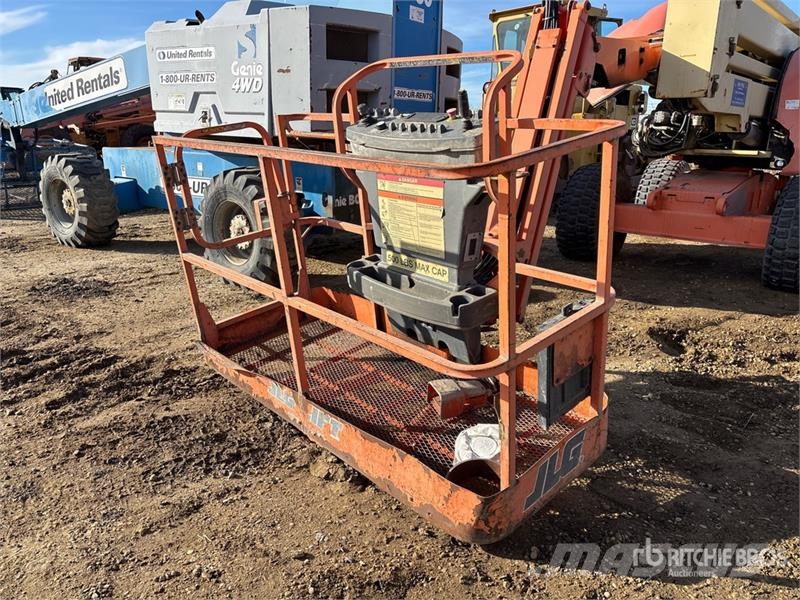 JLG 450AJ Series ll Iseliikuvad poomtõstukid