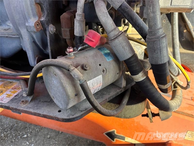 JLG 450AJ Series ll Iseliikuvad poomtõstukid