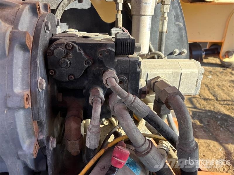 JLG 450AJ Series ll Iseliikuvad poomtõstukid