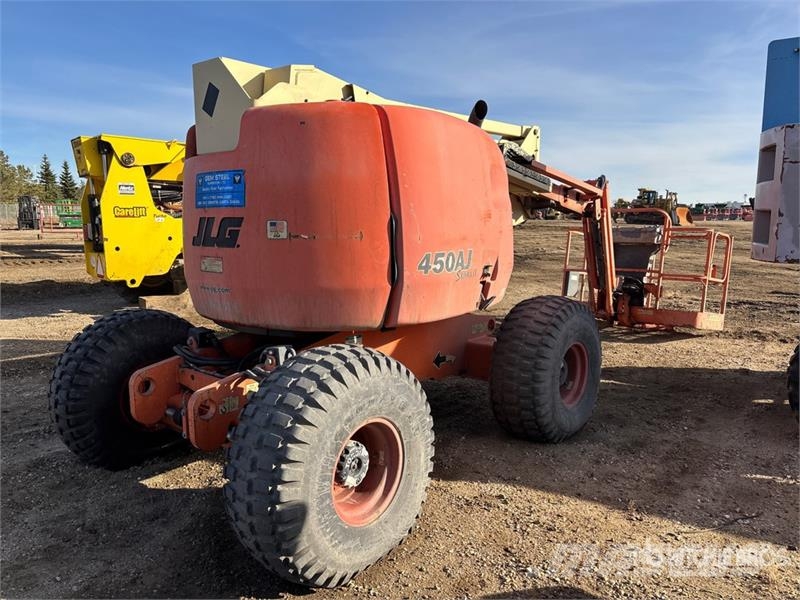 JLG 450AJ Series ll Iseliikuvad poomtõstukid