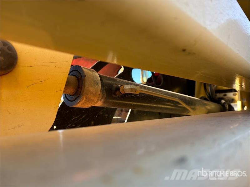 JLG 450AJ Series ll Iseliikuvad poomtõstukid