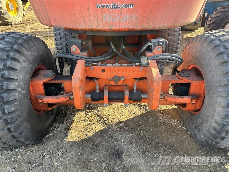 JLG 450AJ Series ll Iseliikuvad poomtõstukid