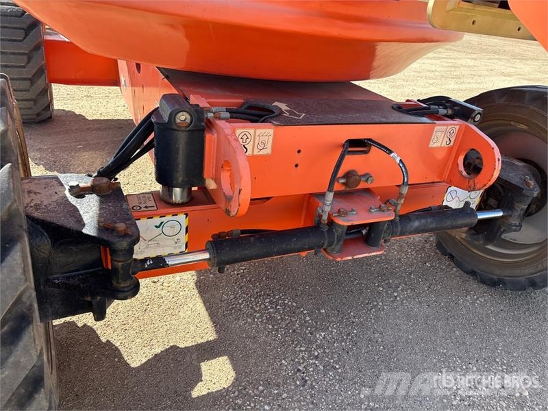 JLG 600AJ 4WD Diesel Articulating Boom Lift 관절형 전동이동 리프트
