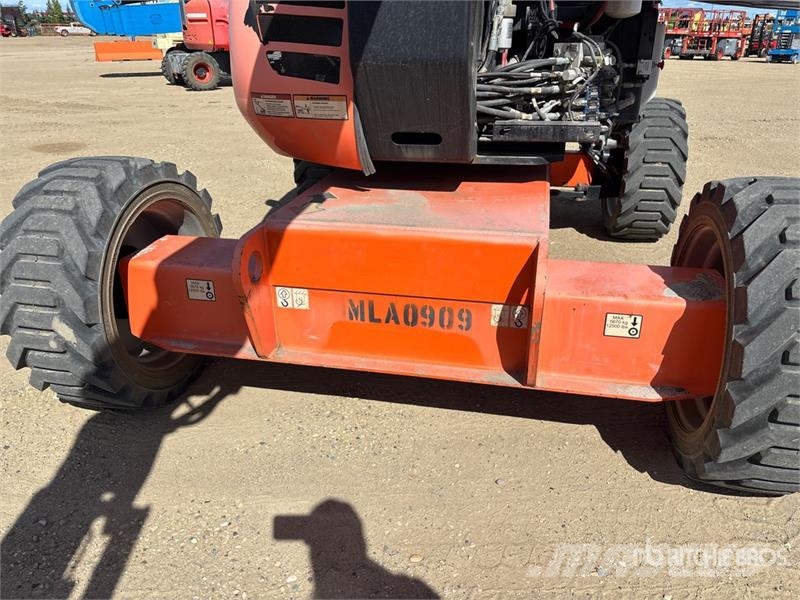 JLG 600AJ 4WD Diesel Articulating Boom Lift 관절형 전동이동 리프트