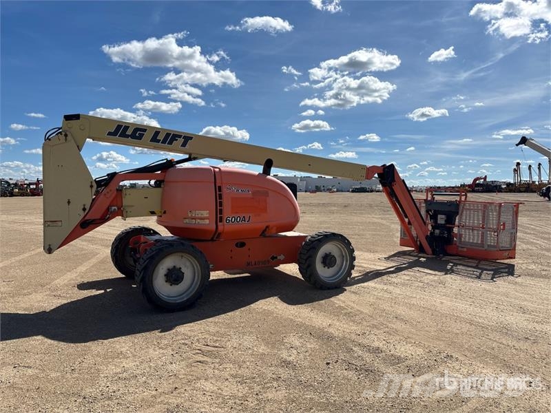 JLG 600AJ 4WD Diesel Articulating Boom Lift 관절형 전동이동 리프트