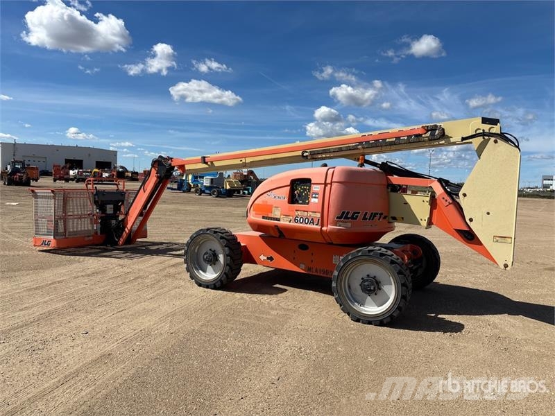 JLG 600AJ 4WD Diesel Articulating Boom Lift 관절형 전동이동 리프트