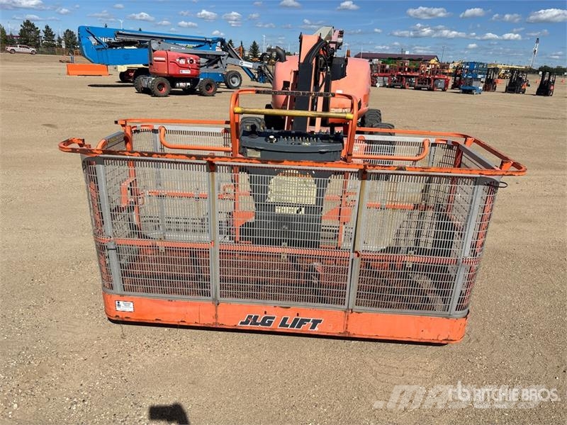 JLG 600AJ 4WD Diesel Articulating Boom Lift 관절형 전동이동 리프트