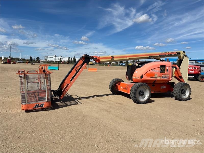 JLG 600AJ 4WD Diesel Articulating Boom Lift 관절형 전동이동 리프트