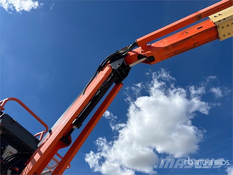 JLG 600AJ 4WD Diesel Articulating Boom Lift 관절형 전동이동 리프트
