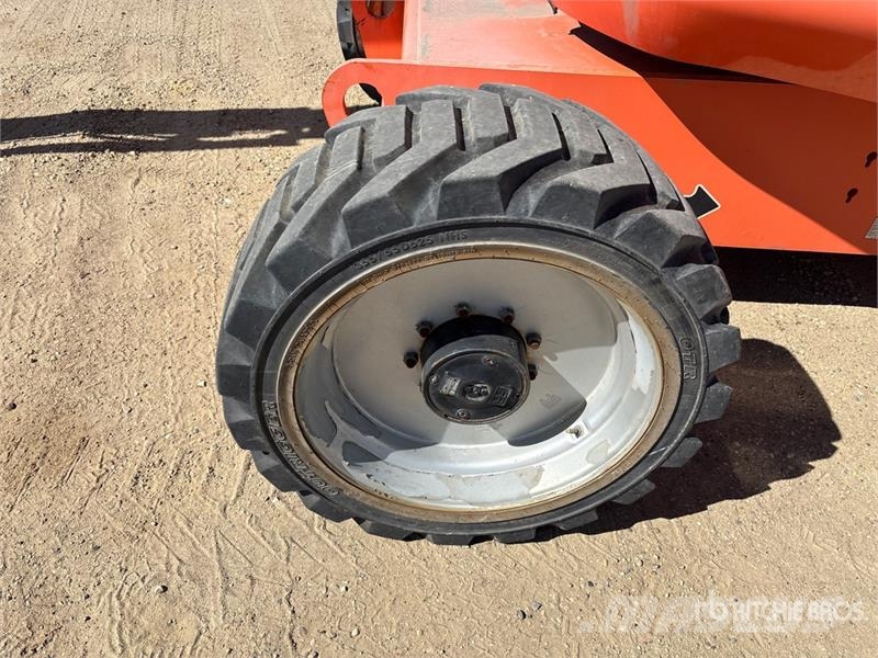 JLG 600AJ 4WD Diesel Articulating Boom Lift 관절형 전동이동 리프트