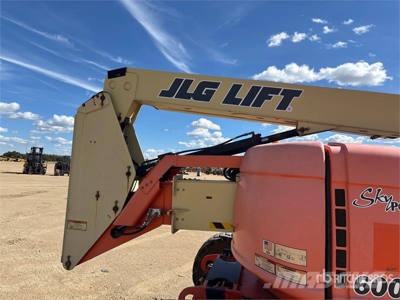 JLG 600AJ 4WD Diesel Articulating Boom Lift 관절형 전동이동 리프트