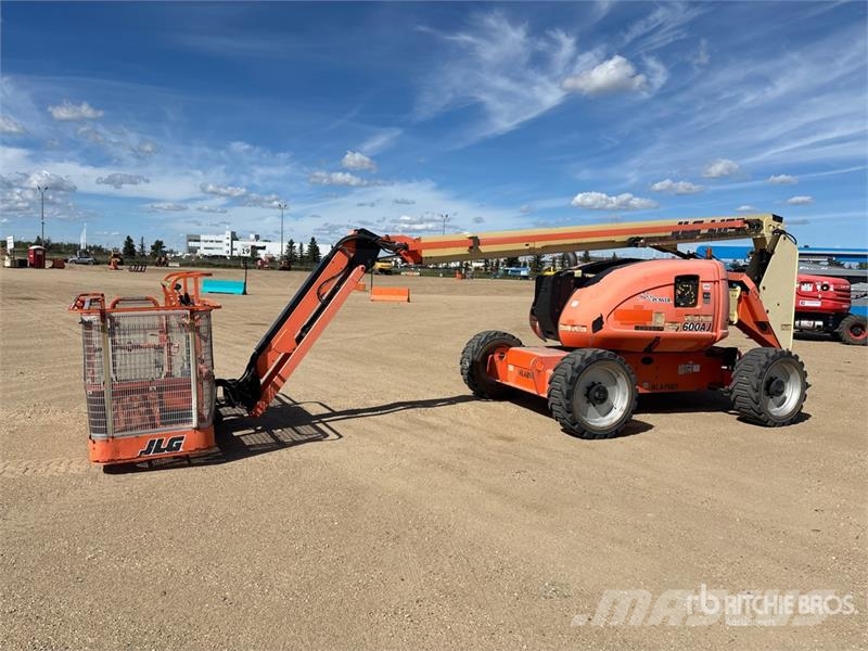 JLG 600AJ 4WD Diesel Articulating Boom Lift 관절형 전동이동 리프트
