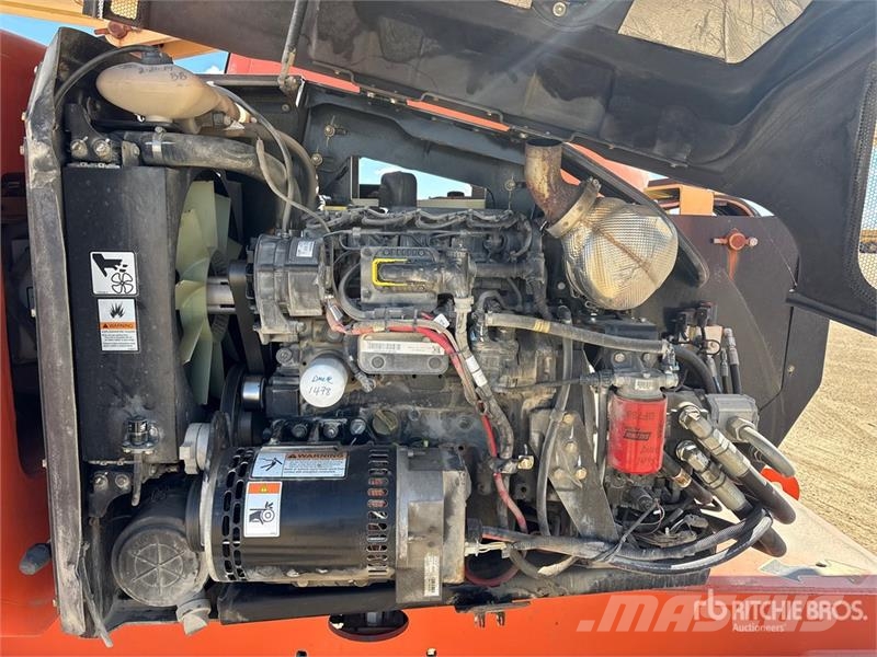 JLG 600AJ 4WD Diesel Articulating Boom Lift 관절형 전동이동 리프트