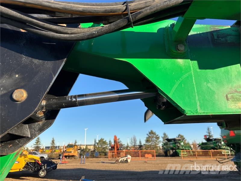 JLG 660SJ 4WD Diesel Telescopic Boom Lift Telescopic boom lifts