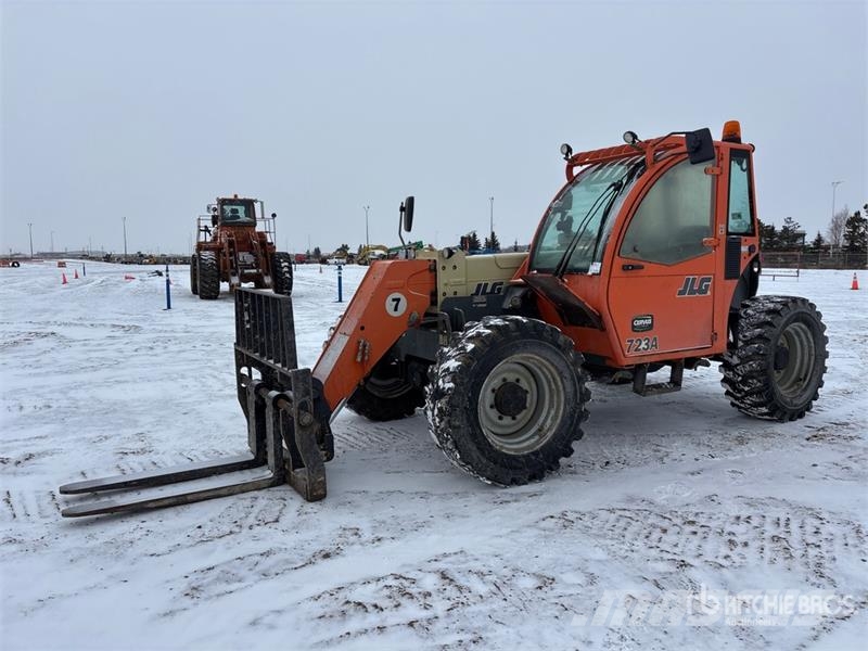 JLG 723A