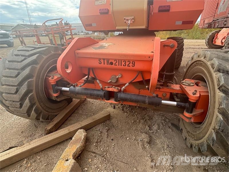 JLG 800AJ 4WD Diesel Articulating Boom Lift (Inoperabl Strēles pacēlāji