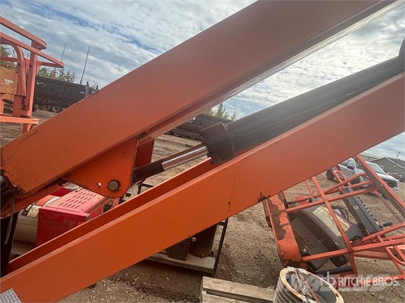 JLG 800AJ 4WD Diesel Articulating Boom Lift (Inoperabl Strēles pacēlāji