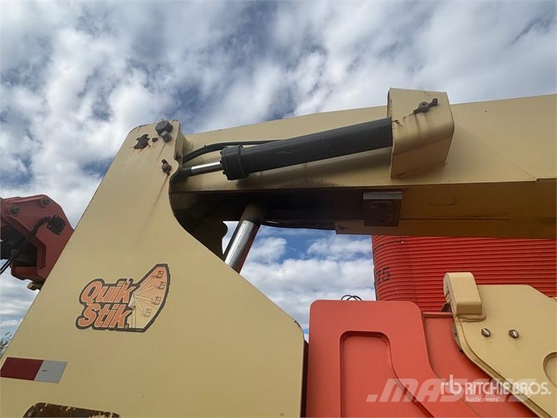 JLG 800AJ 4WD Diesel Articulating Boom Lift (Inoperabl Strēles pacēlāji