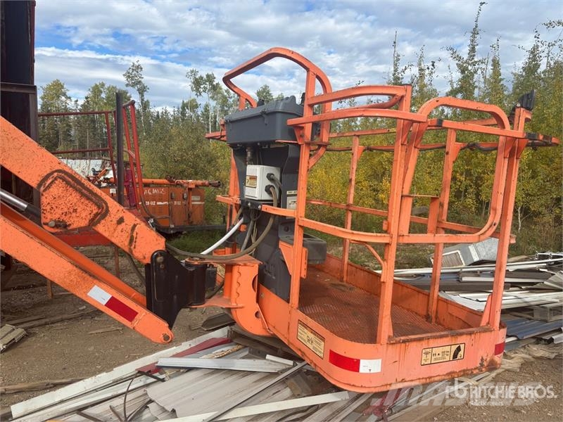 JLG 800AJ 4WD Diesel Articulating Boom Lift (Inoperabl Strēles pacēlāji