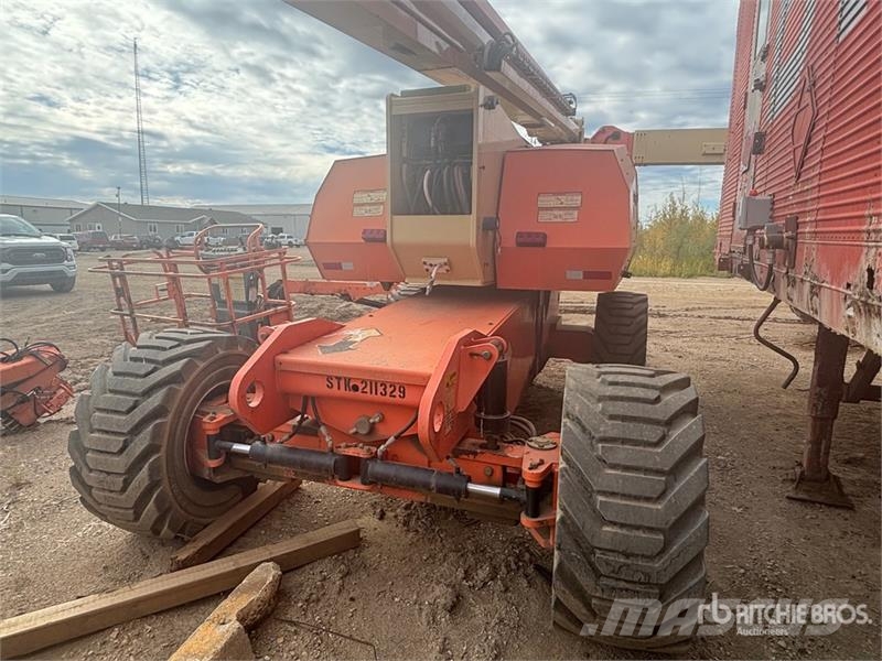 JLG 800AJ 4WD Diesel Articulating Boom Lift (Inoperabl Strēles pacēlāji