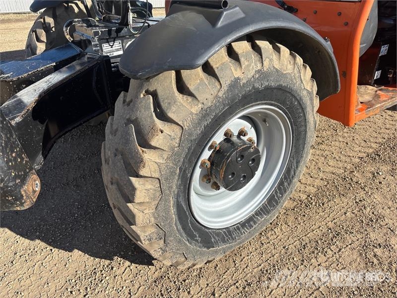JLG G12-55A Kurottajat