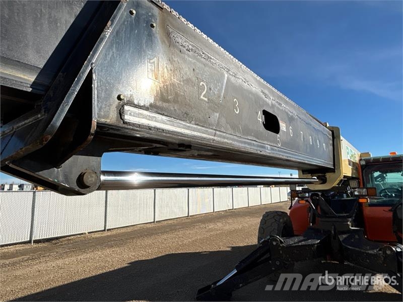 JLG G12-55A Kurottajat