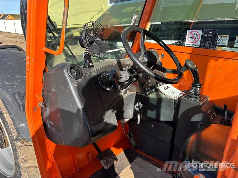 JLG G12-55A Kurottajat