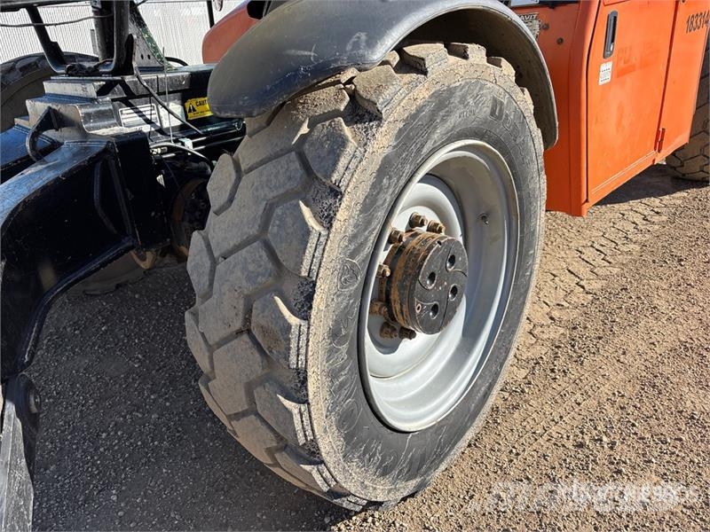 JLG G12-55A Kurottajat