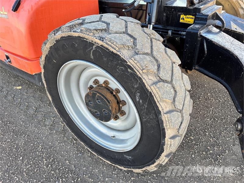 JLG G12-55A Kurottajat