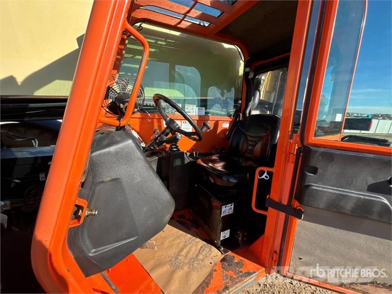 JLG G12-55A Kurottajat