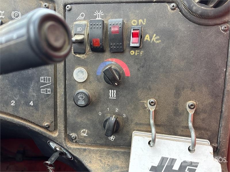 JLG G642-A مناولات متداخلة