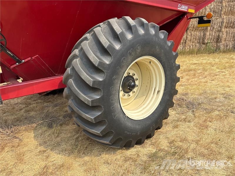JM 875 875 bu S/A Grain Cart مقطورة حبوب