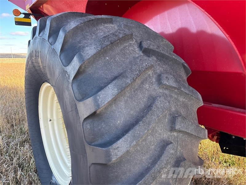 JM 910 Xtended Reach 910 bu S/A Grain Cart Gabona átrakó kocsik