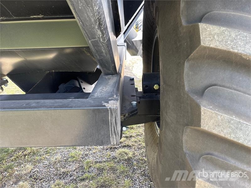JM X1522 1500 bu Grain Cart Grain / Silage Trailers
