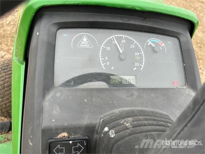 John Deere 1025R Compact tractors