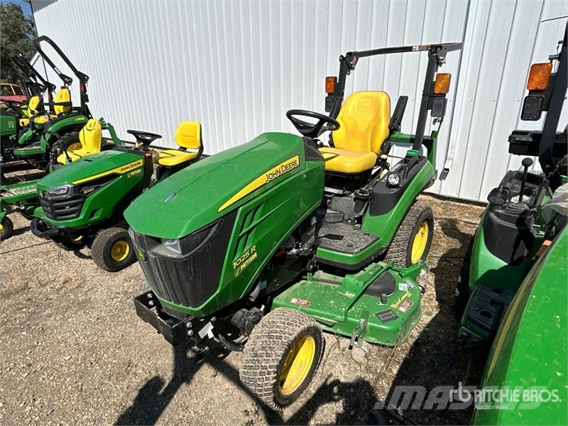 John Deere 1025R جرارات مدمجة
